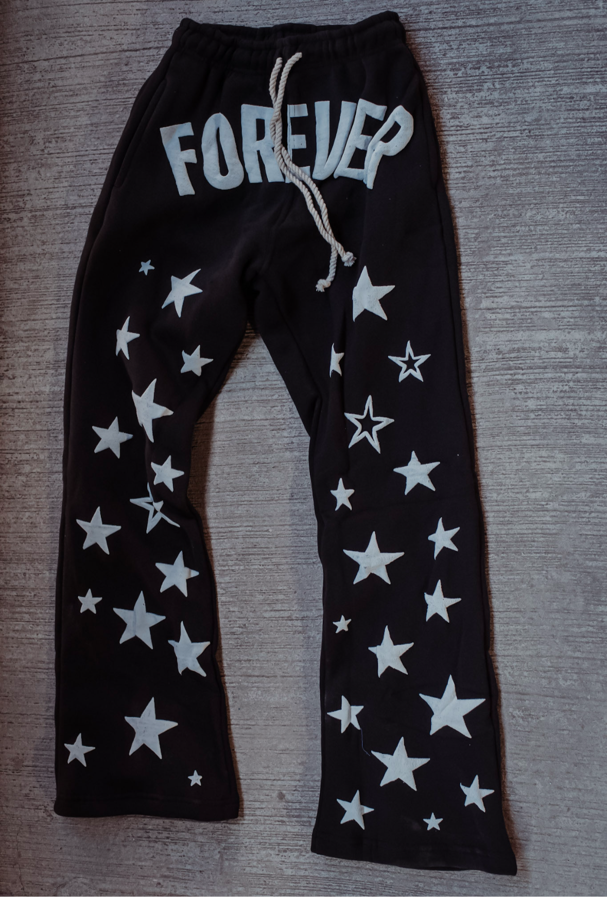 FOREVER GONE STAR SWEATS