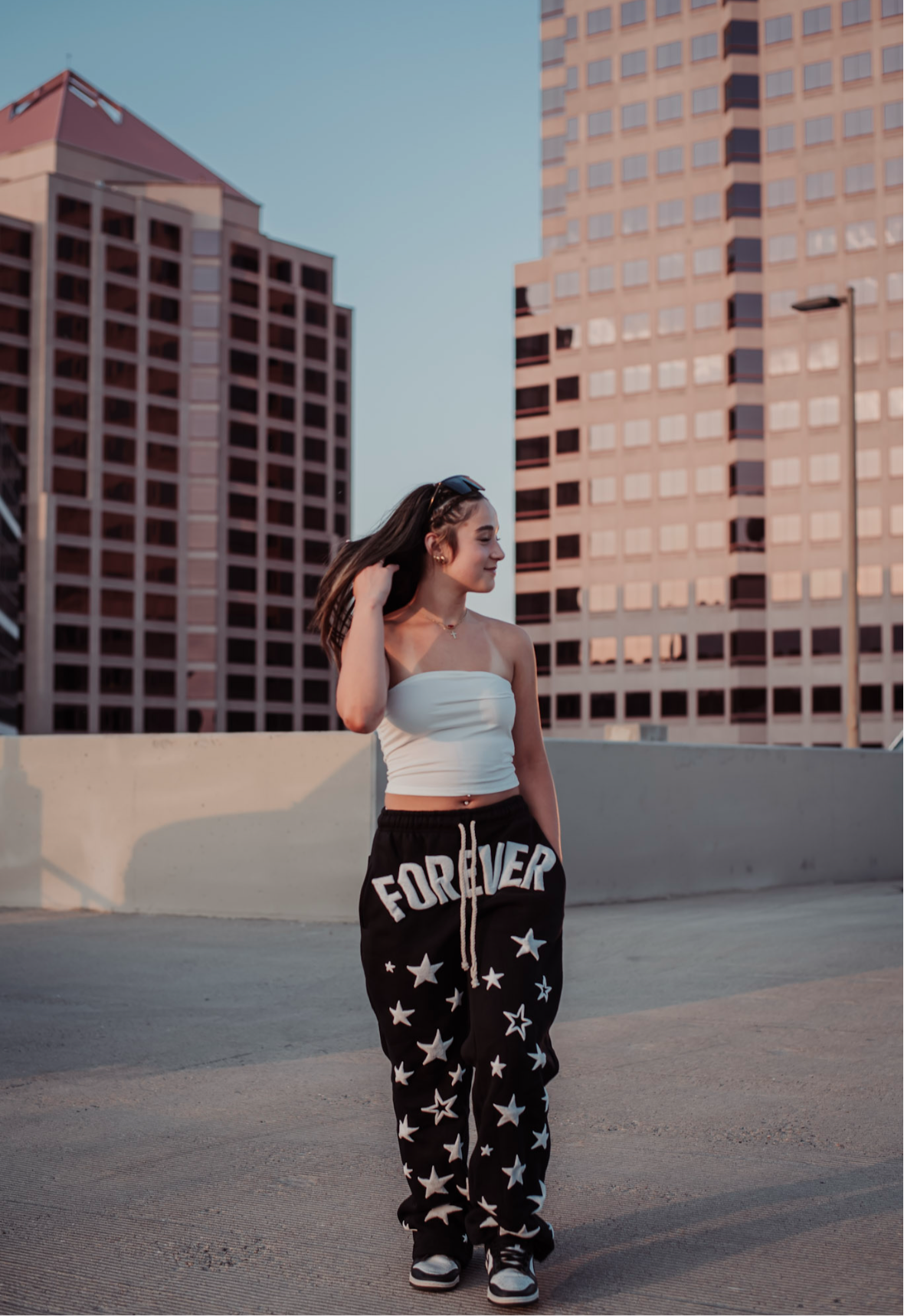 FOREVER GONE STAR SWEATS